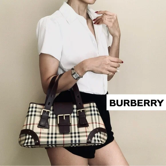 Almost Brand New Burberry bag - Picture 3 of 17